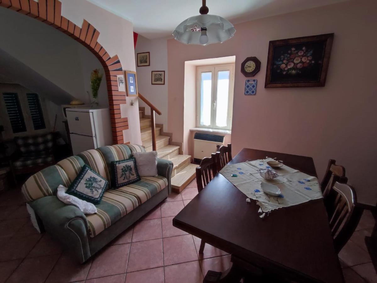 Casa Vacanza Nonna Maria Calvi dellʼ Umbria Exteriör bild